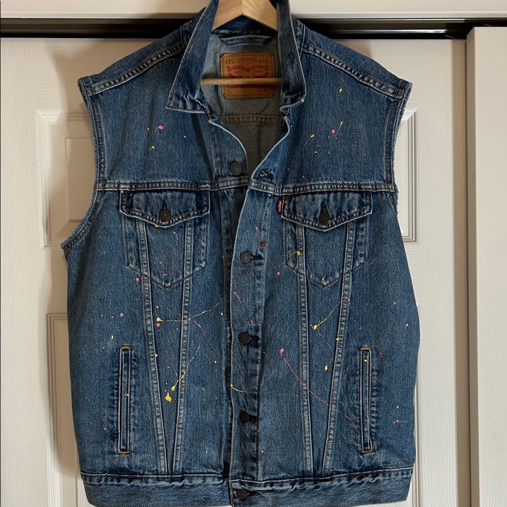 Levi's Men's Trucker Jean Vest in Wzap Paint Splatter Denim Size XL